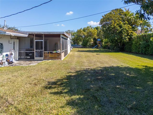 8970 SW 82nd St, Miami, FL 33173