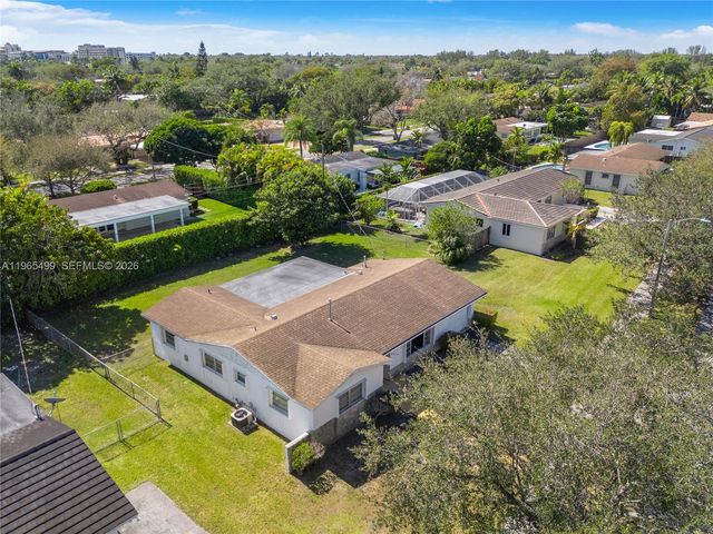 8970 SW 82nd St, Miami, FL 33173