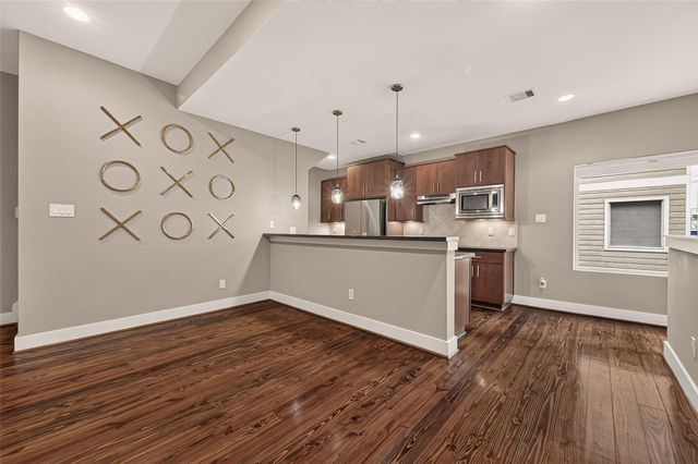 1510 Crockett Street B, Houston, TX 77007