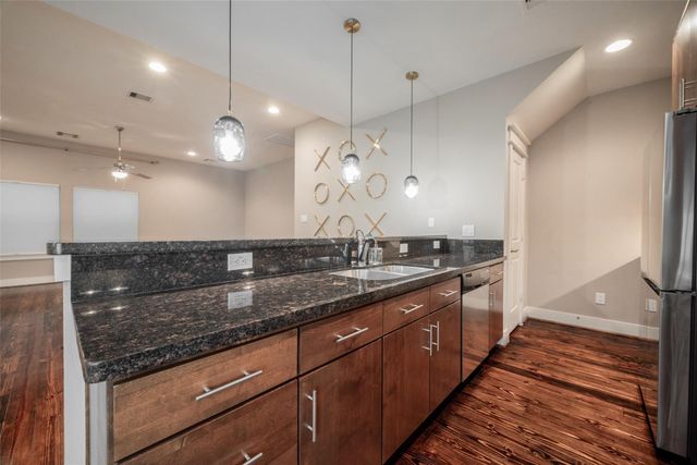 1510 Crockett Street B, Houston, TX 77007