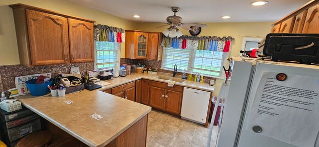206 6th Avenue E, Andalusia, IL 61232