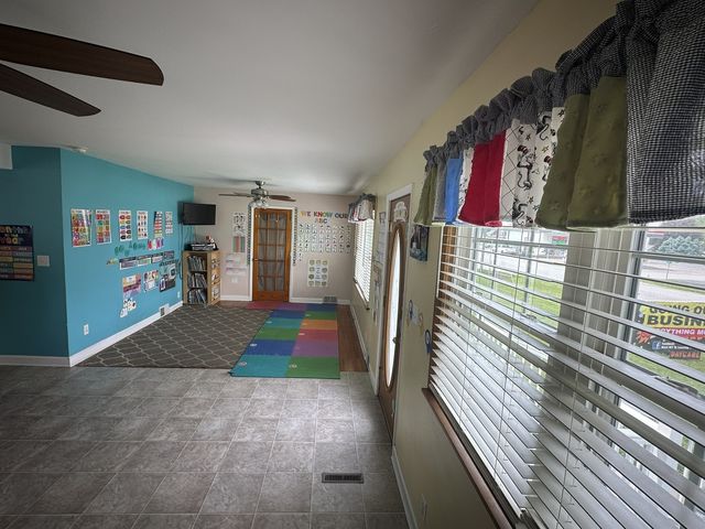 206 6th Avenue E, Andalusia, IL 61232