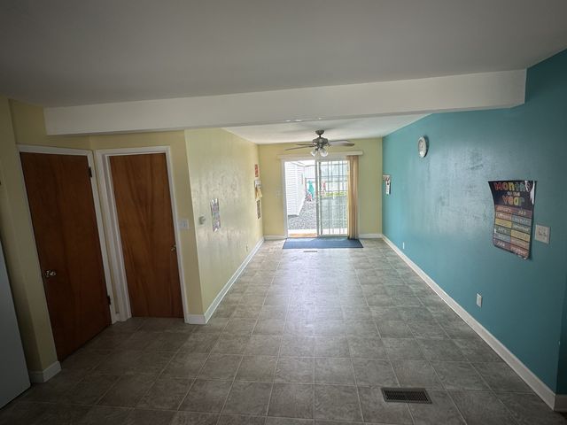 206 6th Avenue E, Andalusia, IL 61232