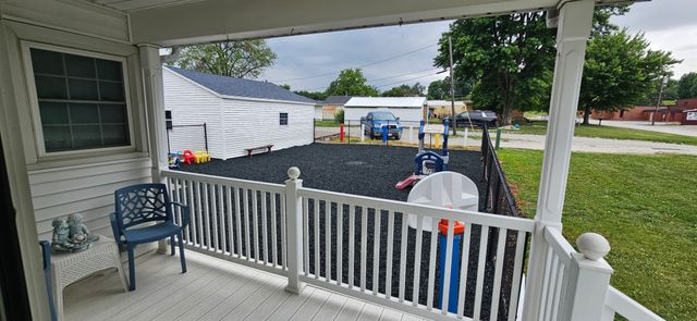 206 6th Avenue E, Andalusia, IL 61232