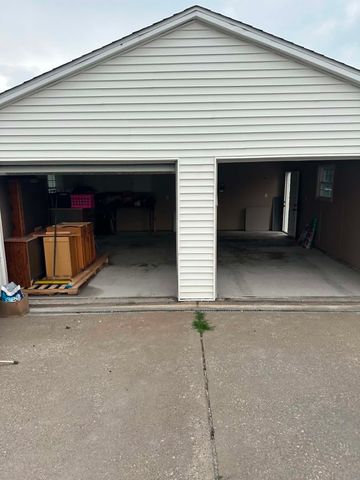 206 6th Avenue E, Andalusia, IL 61232