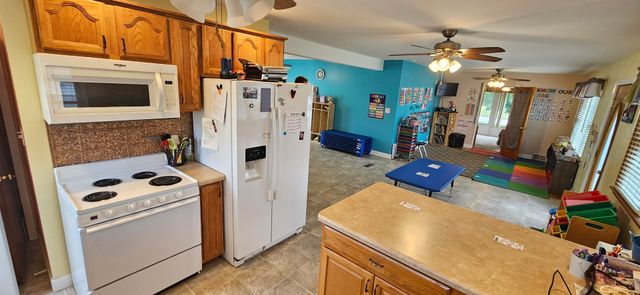 206 6th Avenue E, Andalusia, IL 61232