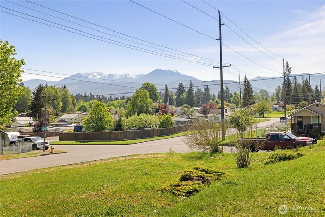 905 W 11th Street, Port Angeles, WA 98363