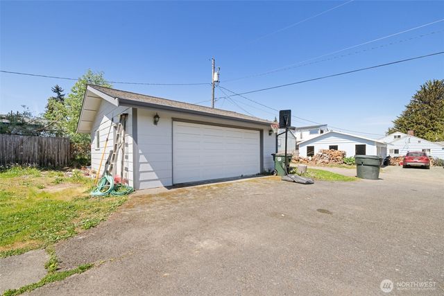 905 W 11th Street, Port Angeles, WA 98363