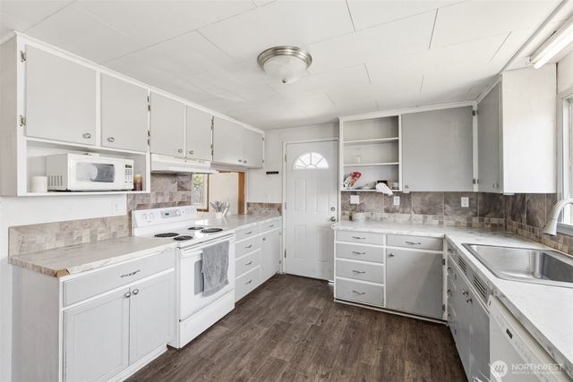 905 W 11th Street, Port Angeles, WA 98363