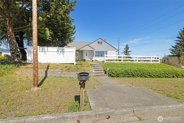 905 W 11th Street, Port Angeles, WA 98363