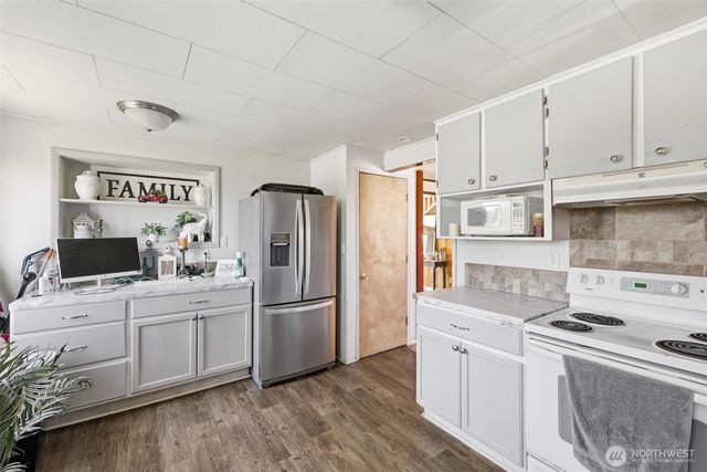 905 W 11th Street, Port Angeles, WA 98363