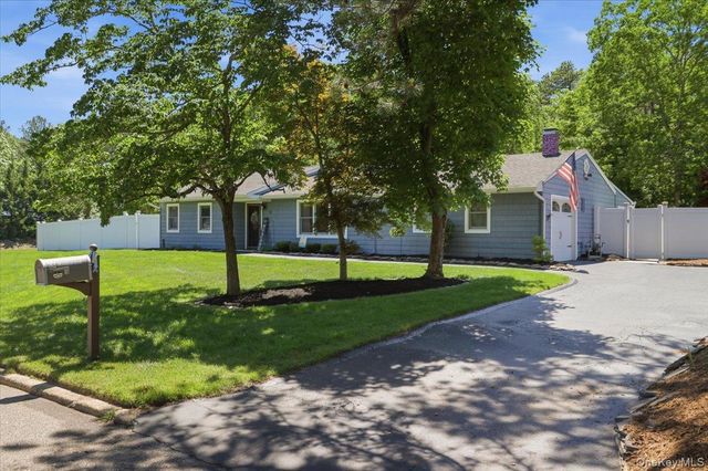 32 Henearly Drive, Miller Place, NY 11764