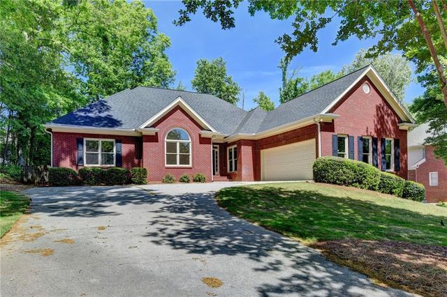 1251 Chadwick Lakes Drive, Lawrenceville, GA 30043