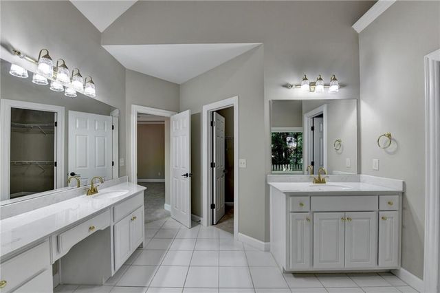 1251 Chadwick Lakes Drive, Lawrenceville, GA 30043