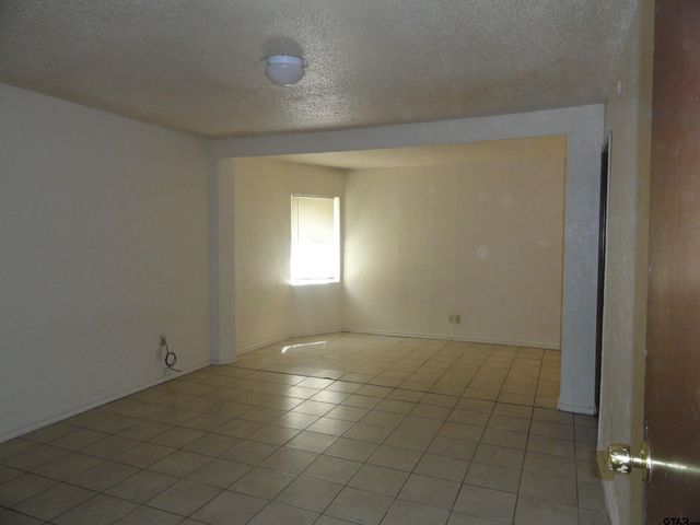 1521 S ACADEMY AVE., Tyler, TX 75701