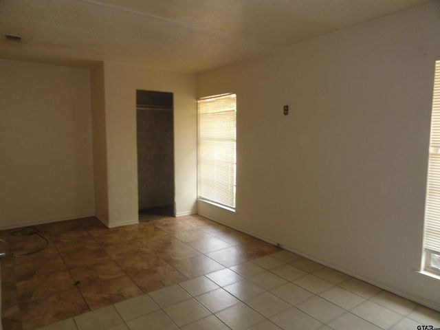1521 S ACADEMY AVE., Tyler, TX 75701