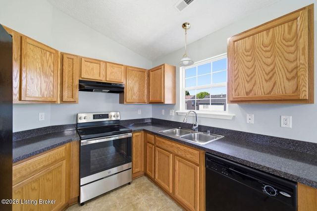 7006 Little Oak Ct, Louisville, KY 40291