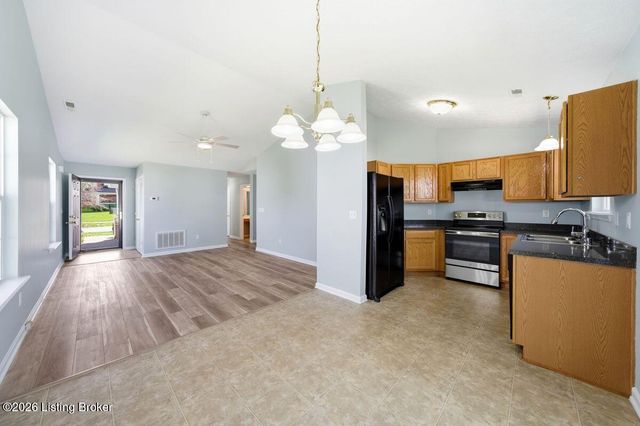 7006 Little Oak Ct, Louisville, KY 40291