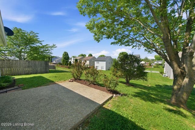 7006 Little Oak Ct, Louisville, KY 40291