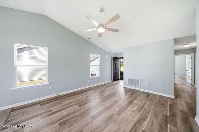 7006 Little Oak Ct, Louisville, KY 40291