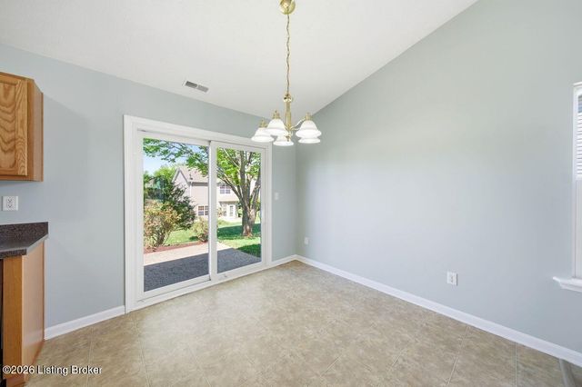 7006 Little Oak Ct, Louisville, KY 40291