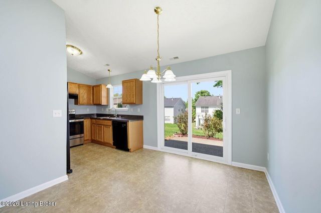 7006 Little Oak Ct, Louisville, KY 40291