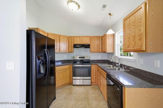 7006 Little Oak Ct, Louisville, KY 40291