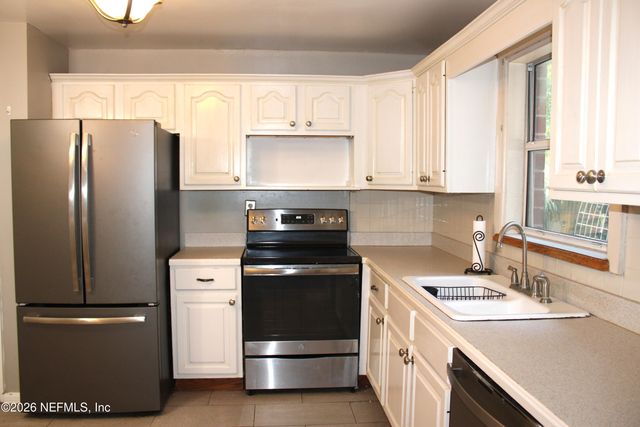 8648 EMERALD ISLE Circle S, Jacksonville, FL 32216