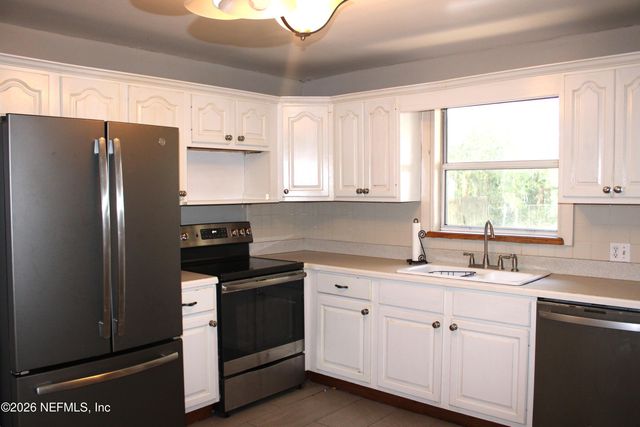 8648 EMERALD ISLE Circle S, Jacksonville, FL 32216