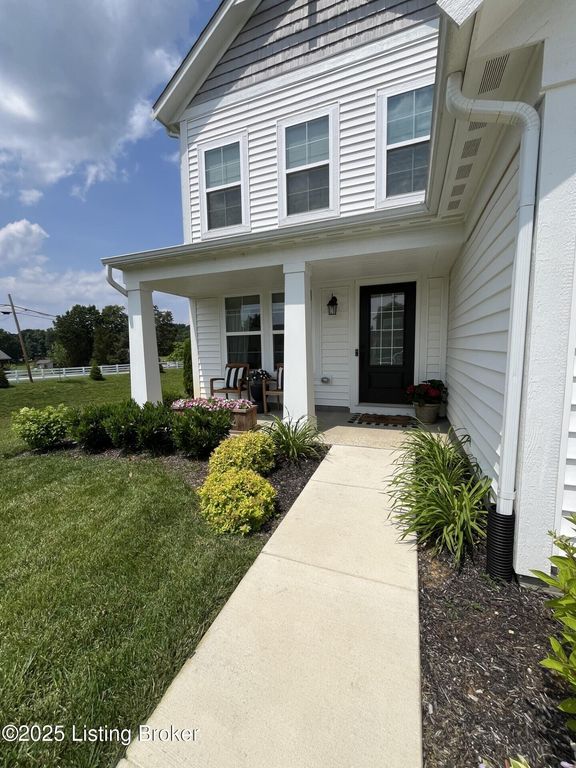 106 Willow Branch Dr, Mt Washington, KY 40047
