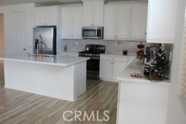 12454 Pinos Verde Lane, Victorville, CA 92392