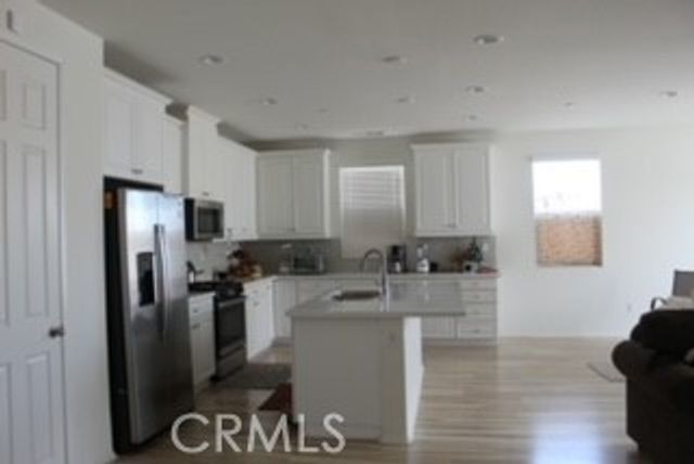 12454 Pinos Verde Lane, Victorville, CA 92392