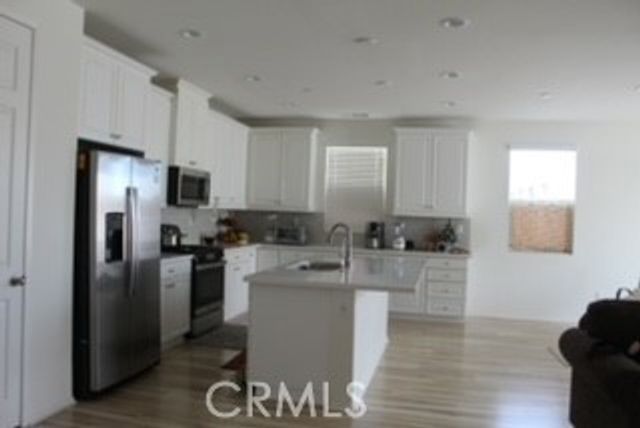 12454 Pinos Verde Lane, Victorville, CA 92392