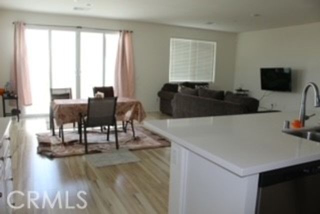 12454 Pinos Verde Lane, Victorville, CA 92392