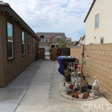 12454 Pinos Verde Lane, Victorville, CA 92392