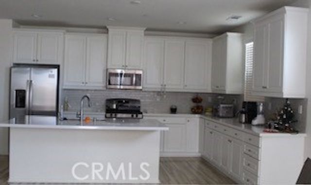 12454 Pinos Verde Lane, Victorville, CA 92392