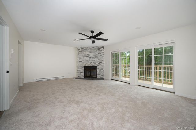 1905 Chelsea Cove S, Hopewell Junction, NY 12533