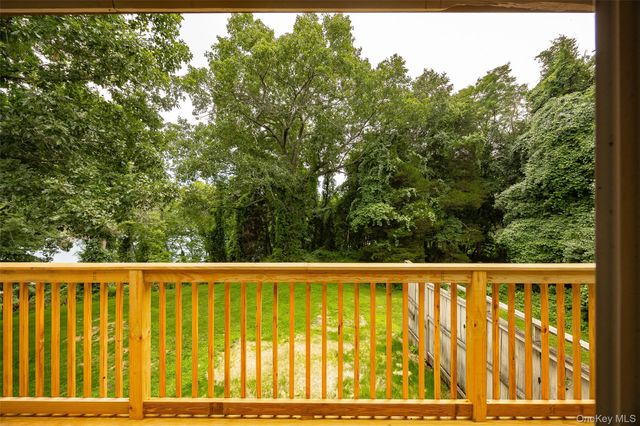 1905 Chelsea Cove S, Hopewell Junction, NY 12533