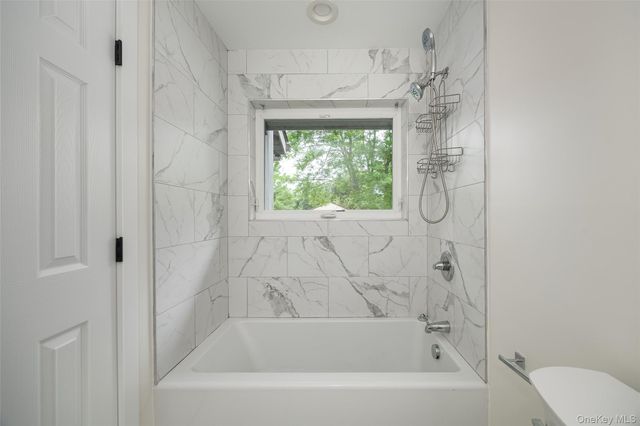 1905 Chelsea Cove S, Hopewell Junction, NY 12533