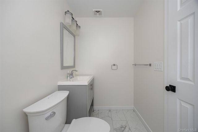 1905 Chelsea Cove S, Hopewell Junction, NY 12533