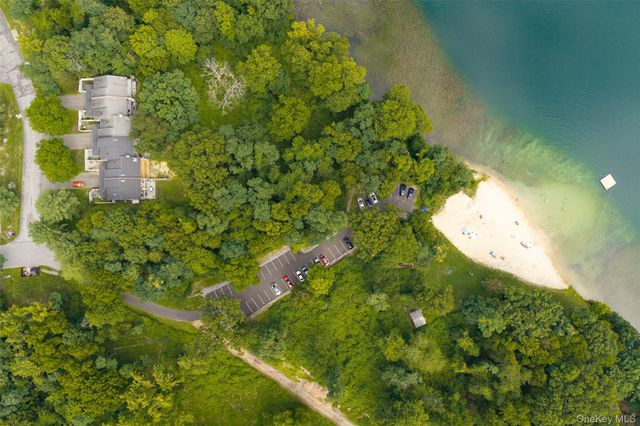1905 Chelsea Cove S, Hopewell Junction, NY 12533