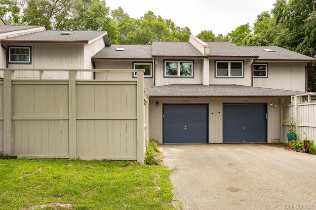 1905 Chelsea Cove S, Hopewell Junction, NY 12533