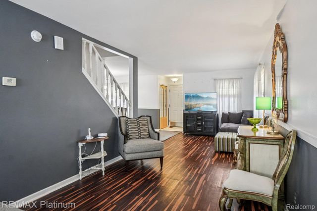 27480 Grobbel Drive, Warren, MI 48092