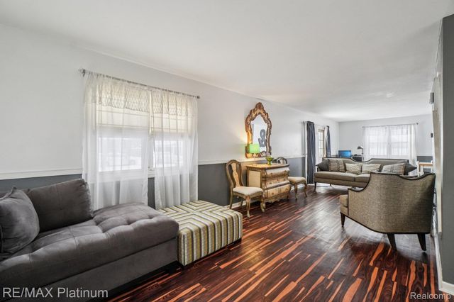 27480 Grobbel Drive, Warren, MI 48092