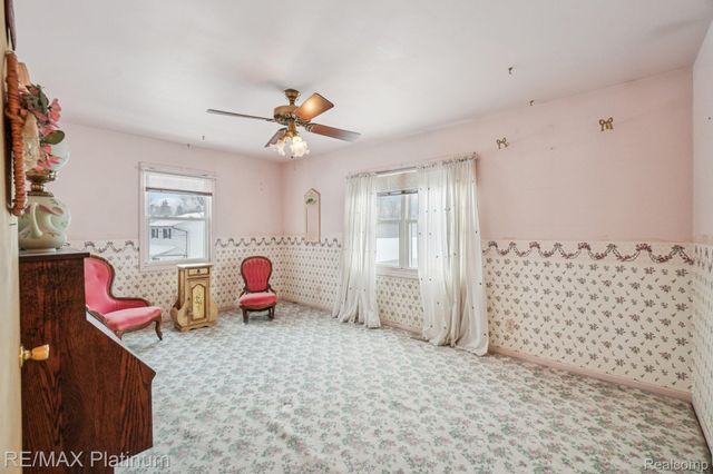 27480 Grobbel Drive, Warren, MI 48092