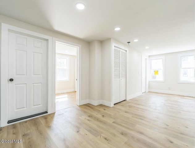 889 Yorkston Street, Schenectady, NY 12303