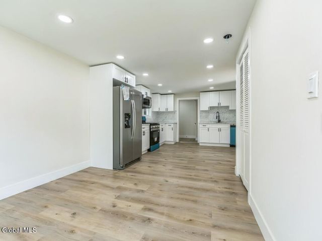 889 Yorkston Street, Schenectady, NY 12303