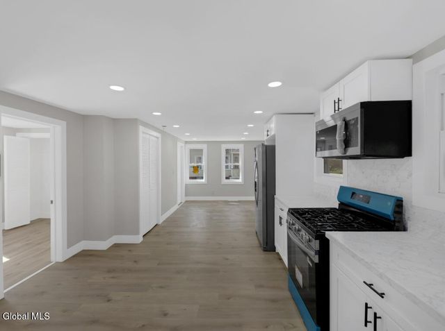 889 Yorkston Street, Schenectady, NY 12303