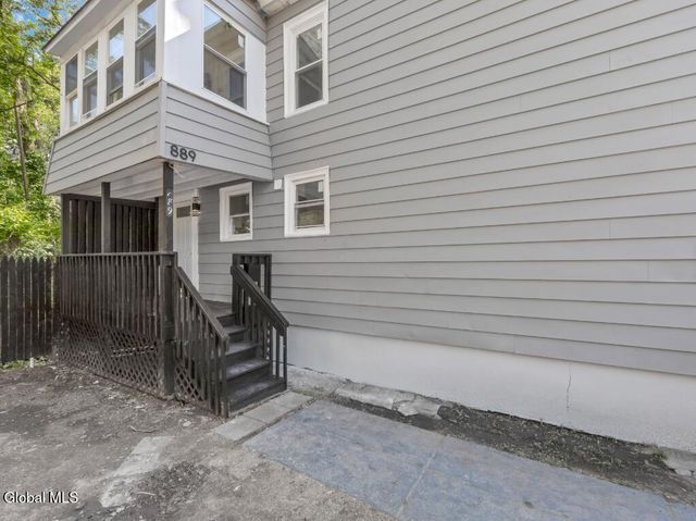 889 Yorkston Street, Schenectady, NY 12303