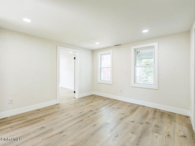 889 Yorkston Street, Schenectady, NY 12303